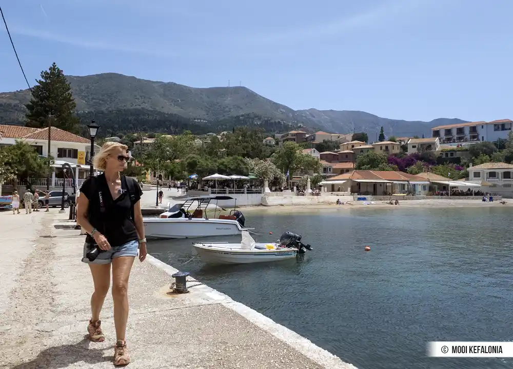 Wandeling over kade Assos op Kefalonia.